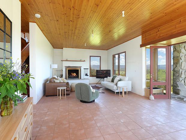 Photo 15 for Mountain Top Chalet with 360 Views
