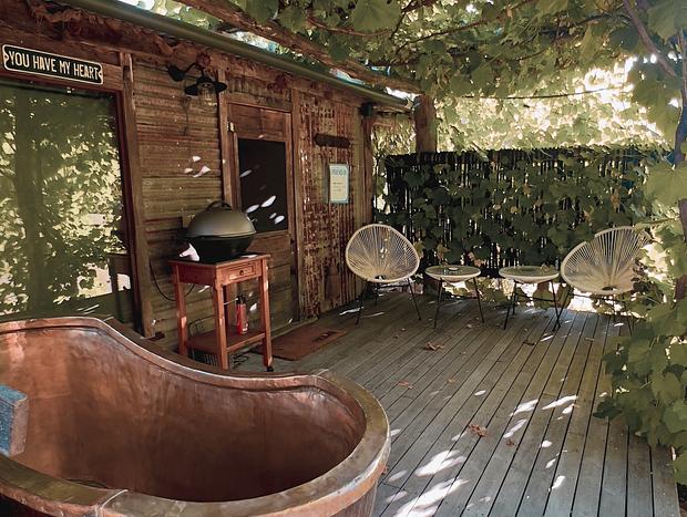 Photo 4 for Bushies Love Shack