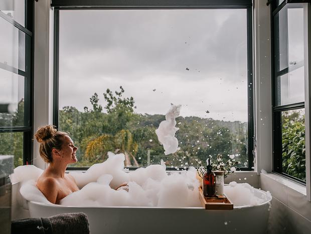 Photo 6 for Bubble Bath at Sunset