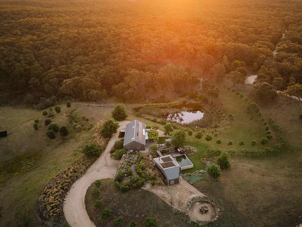 Photo 39 for Hillplains off-grid Luxury