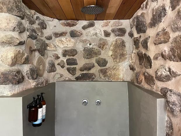 Photo 18 for Hot Tub Hideaway in The Valley