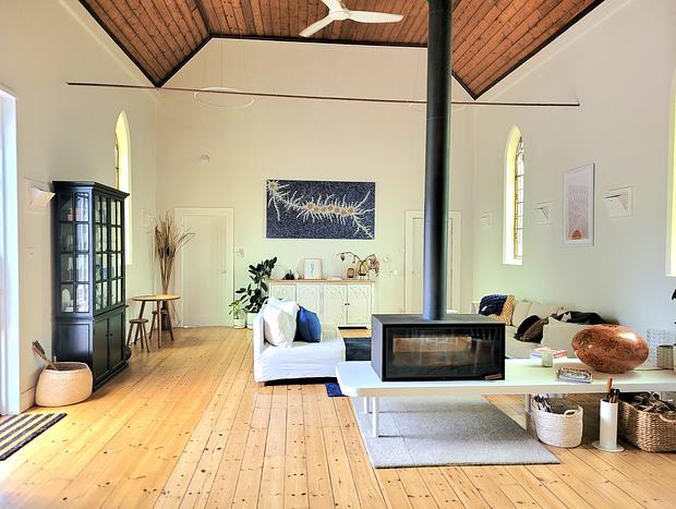 Photo 25 for The Vines - Wyuna: Luxury Church Retreat nr Echuca