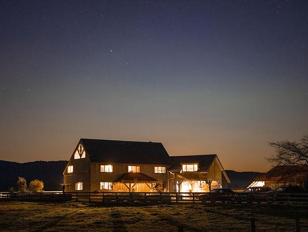 Photo 17 for House with No Nails - Whole Barn Sleeping 14