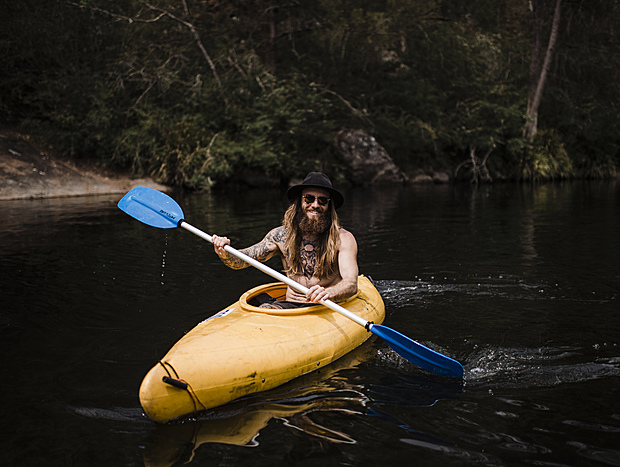 Photo 4 for Kayak out front?