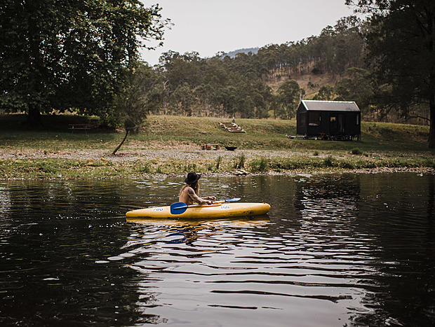 Photo 5 for Kayak out front?