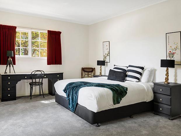Photo 20 for Hunter House