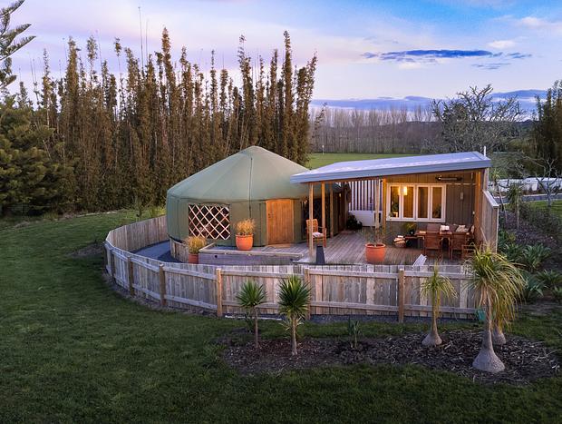 Photo 18 for Romantic Retreat in Matakana