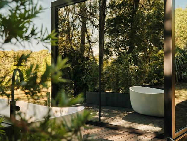 Photo 8 for Yarra Valley Mirror Home with Stunning Bath & Gardens