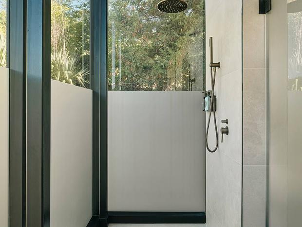 Photo 13 for Yarra Valley Mirror Home with Stunning Bath & Gardens