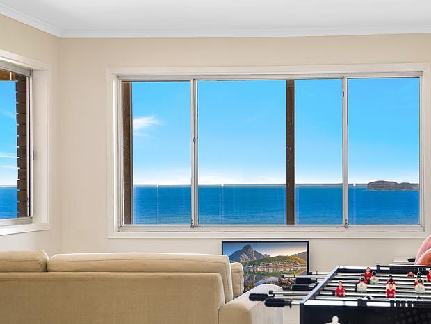 Photo 21 for 'Amazing 180 Degree Views' by HolidayCo.