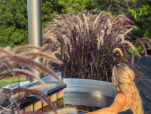 Photo 22 for Hill-top hot-tub & sauna