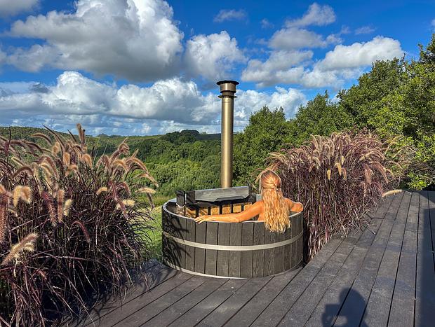 Photo 2 for Hill-top hot-tub & sauna