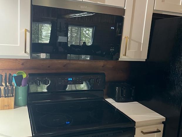 Photo 37 for Beautiful Updated Log Cabin In The Wilderness