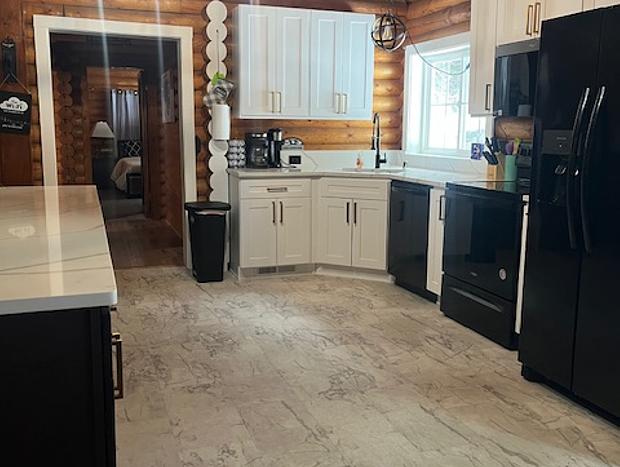 Photo 40 for Beautiful Updated Log Cabin In The Wilderness