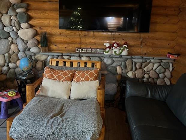 Photo 45 for Beautiful Updated Log Cabin In The Wilderness