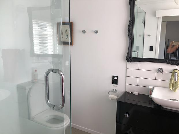 Photo 17 for Karaka Surf Cottage