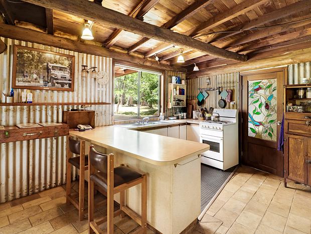 Photo 9 for Schusters Lodge - River Frontage, Howqua Hills