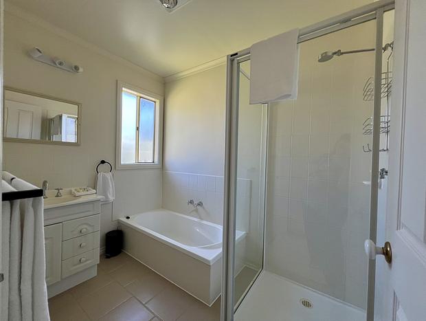 Photo 10 for Two Bedroom Cottage near Wilsons Promontory - Adults Only (no added fees)