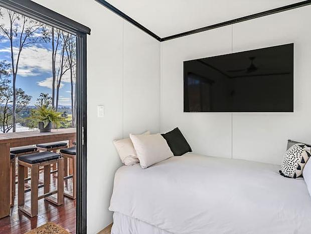 Photo 17 for The Clarence: Luxury Off Grid Eco-Friendly Riverside Retreat
