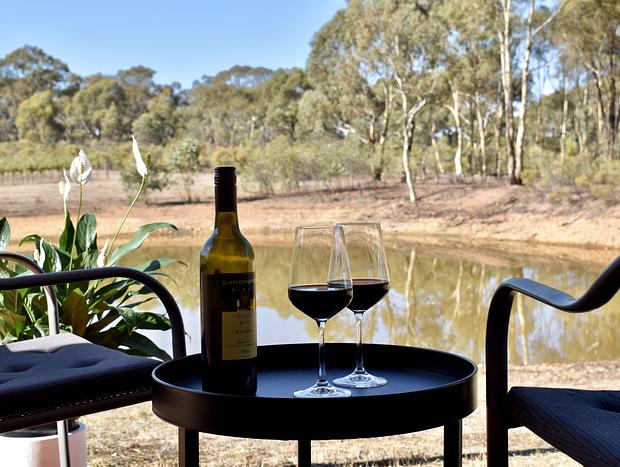 Photo 2 for Boutique Vineyard Cottage - Lina