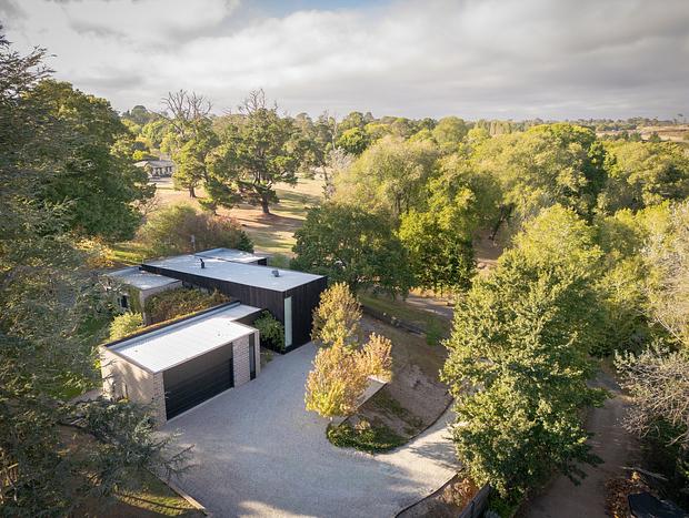 Photo 1 for River House - Modern Luxury in Kyneton