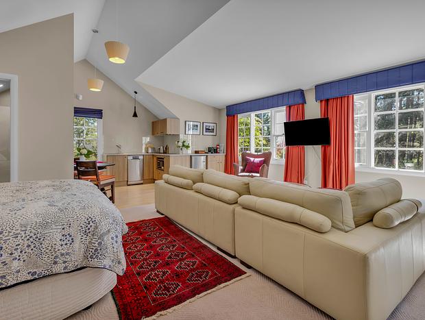 Photo 11 for Dennarque Estate - Camellia Lodge, Mount Wilson