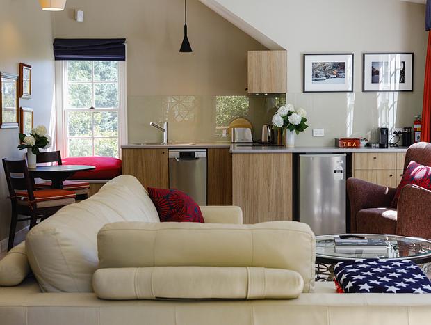 Photo 4 for Dennarque Estate - Camellia Lodge, Mount Wilson