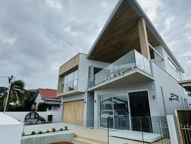 Photo 37 for Rom Baro's Tiny Beach House