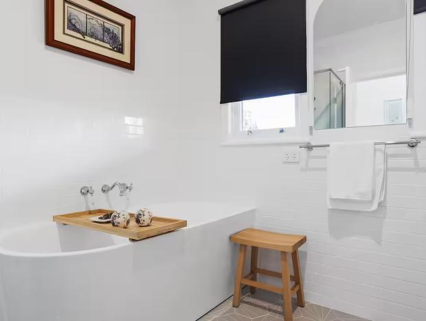 Photo 14 for Bubbles Place at 871 | Bell Birds and Mountain Views
