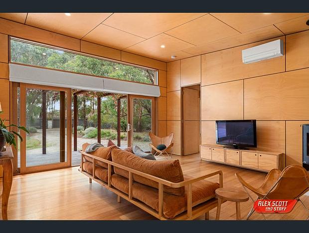 Photo 6 for Eco Shipping Container Home in the Bush 1
