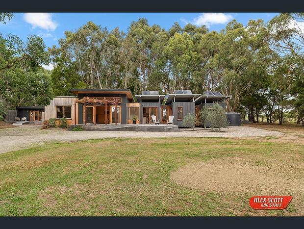 Photo 18 for Eco Shipping Container Home in the Bush 1