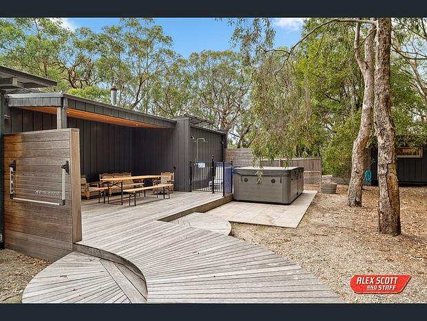 Photo 24 for Eco Shipping Container Home in the Bush 1
