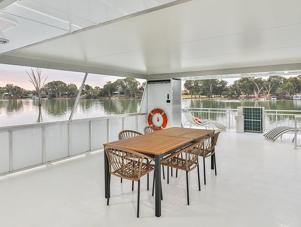 Photo 7 for Restaway Houseboat