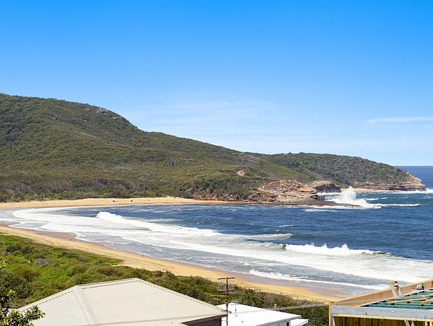 Photo 11 for 'Killcare Beach View' by HolidayCo.