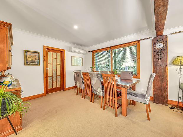 Photo 9 for Rustic Luxury Retreat for family & friends in the stunning Alpine Valley