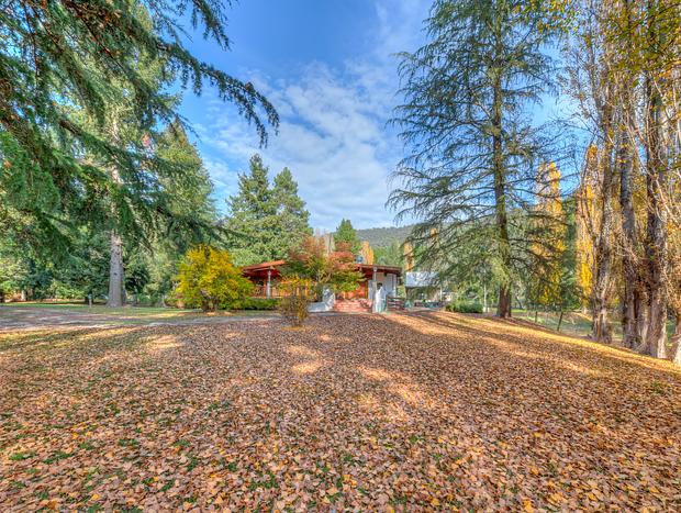 Photo 22 for Rustic Luxury Retreat for family & friends in the stunning Alpine Valley