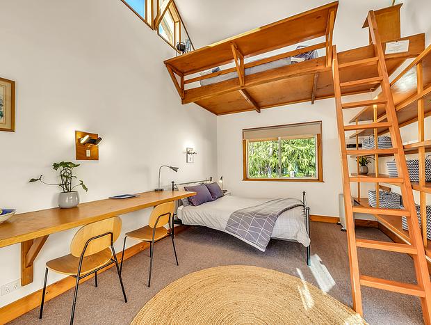 Photo 14 for Rustic Luxury Retreat for family & friends in the stunning Alpine Valley