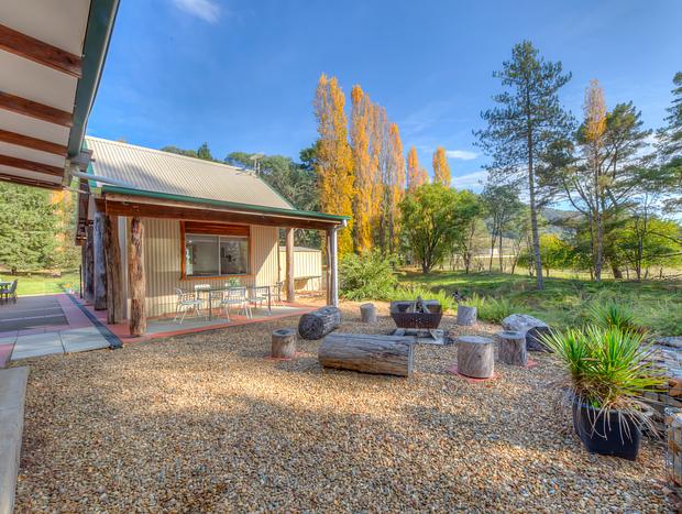 Photo 17 for Rustic Luxury Retreat for family & friends in the stunning Alpine Valley