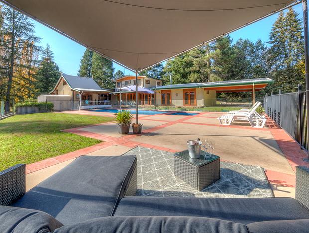 Photo 19 for Rustic Luxury Retreat for family & friends in the stunning Alpine Valley