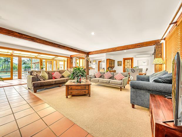 Photo 8 for Rustic Luxury Retreat for family & friends in the stunning Alpine Valley