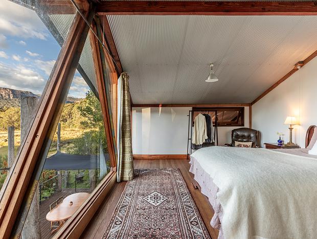 Photo 12 for Secluded Blue Mountains Cottage