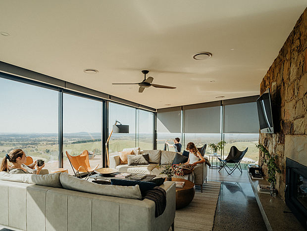 Photo 5 for Glass House on The Hills