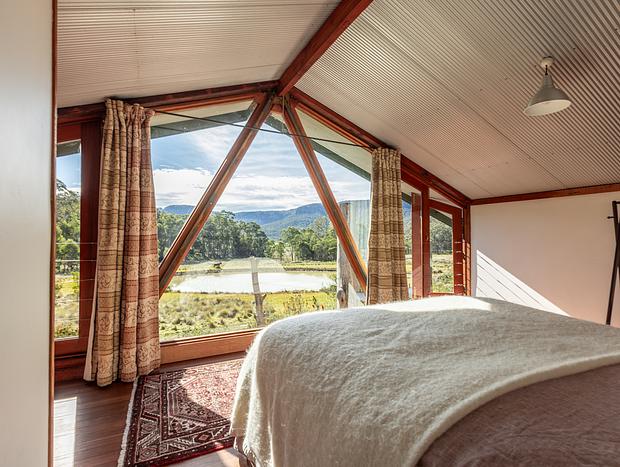 Photo 9 for Secluded Blue Mountains Cottage