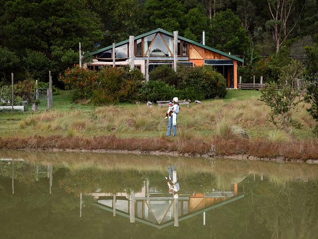 Photo 5 for Secluded Blue Mountains Cottage