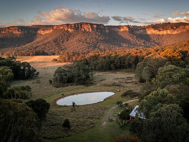 Photo 3 for Secluded Blue Mountains Cottage