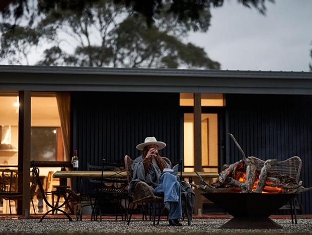 Photo 30 for Mingara Park Cottage
