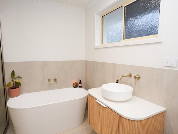 Photo 8 for Home in Capel Sound: Hot tub & Sauna