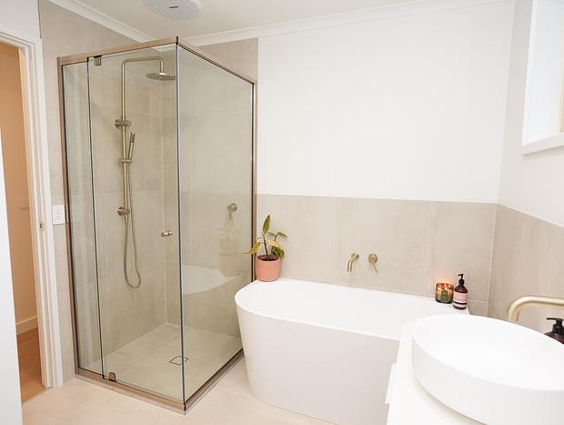 Photo 9 for Home in Capel Sound: Hot tub & Sauna