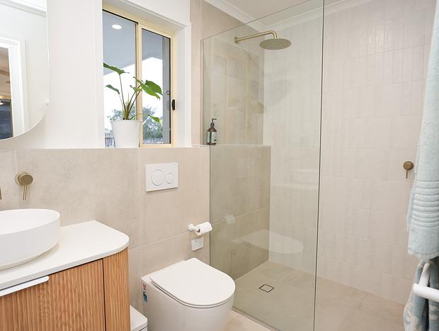 Photo 10 for Home in Capel Sound: Hot tub & Sauna