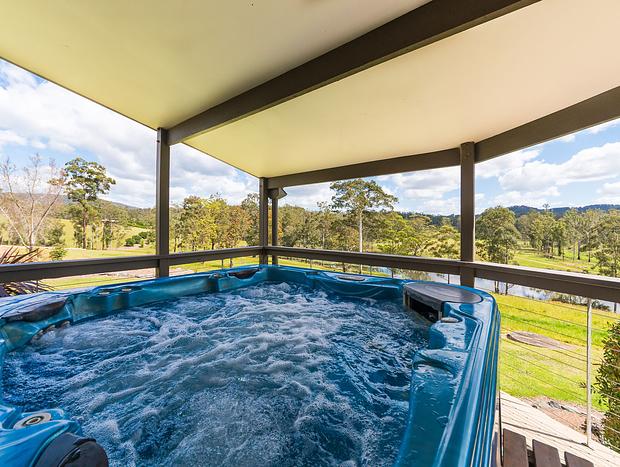 Photo 5 for Waterlily Chalet - Clarendon Forest Retreat